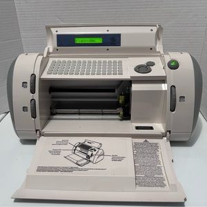 Cricut personal electronic cutting machine IOB